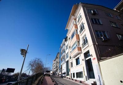 Hip Waterfront Apt with a Striking View
