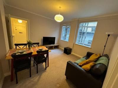 Hyde Park great 1 bedroom Flat