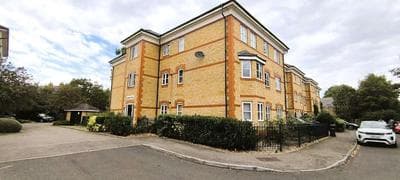 3 Double Beds, 2 Bath, Entire Apartment, Winchmore Hill N21 - 3 DOUBLE ROOMS ONLY