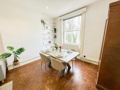 Stylish 2-Bedroom Apartment in Maida Vale near Little Venice & Paddington by Staylio London