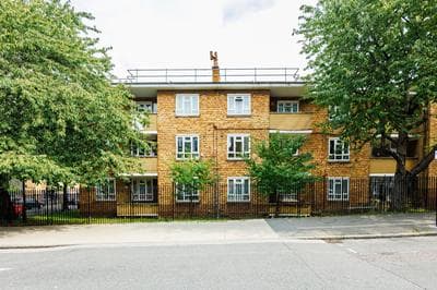 Chic 2-Bedroom Apartment with Balcony & Patio - Minutes from Stratford & Victoria Park - Holiday Special Offer!