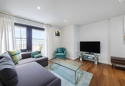 Quiet Liverpool St Station Residence