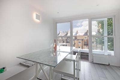 Luxury Newly Refurbished One-Bedroom Flat in Notting Hill