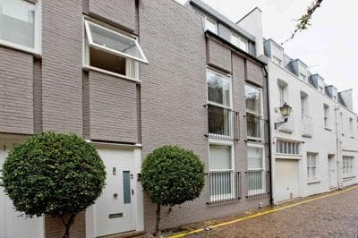 Stunning Secure 3 bed Mews