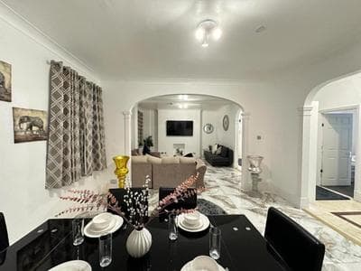 Beautiful Apartment Near Mayfair