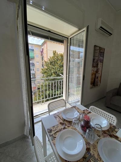 Ellebi Home - Appartamento Elegante e Luminoso a Napoli