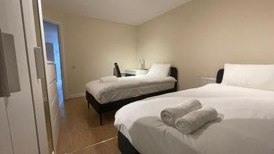4- bedroom , 1 living room Apartment Near Emirates Stadium