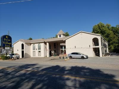 Swiss Village Inn