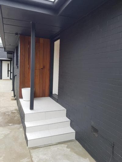 Spacious Unit in Convenient Location