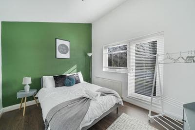 Stylish 3 BR House close to Streatham Hill station