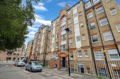 Sleek 1-Bed Retreat, 2-Min Walk to Chiswick Park Tube