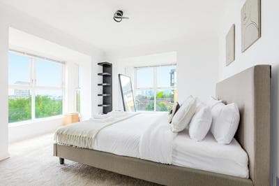 Bright New 2BR flat with Balcony near ExCeL London