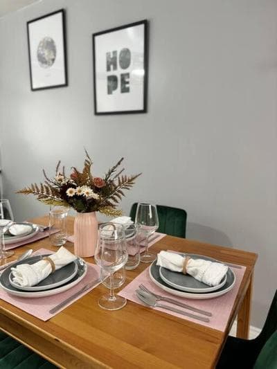 Charming 1-Bed Flat- Free WiFi & On-Street Parking