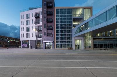 Modern Studio Apt with Rooftop, Gym, and Parking