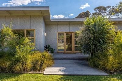 Ivy Tyrone -Gas heated Pool Stunning renovation
