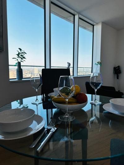 Luxury Sea View Two Bed Penthouse in Battersea