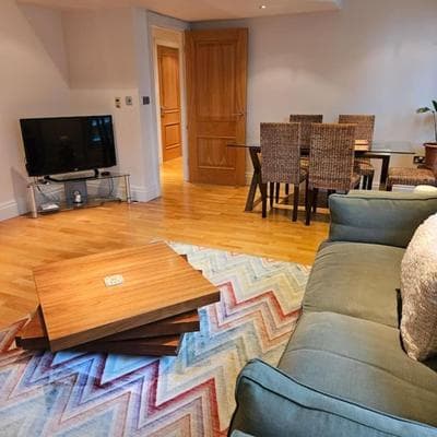 Charming Two Bedroom apartment with Balcony