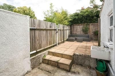 Charming Brixton Flat with Patio & Modern Comforts