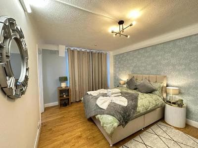 Three Bedroom Apartment Near Marble Arch