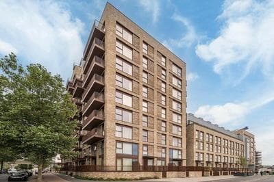 Single Bed in Shared Apt Greater London Gem Near O2 Arena & Thames With Free Parking