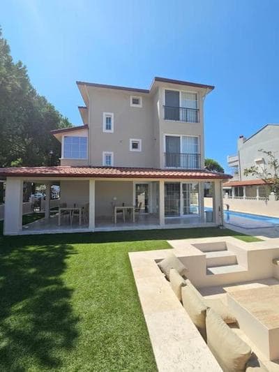 Luxury 5BR Villa w Pool & Beach Access Ayvalık
