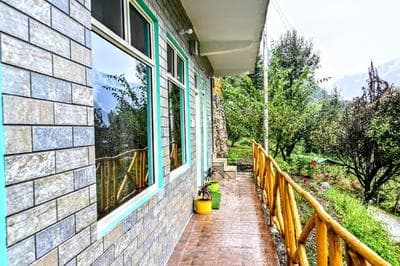 A Frame cottage sainj