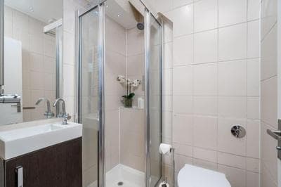 Paddington Prime tourist entire 1 bed flat for 4