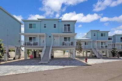 Gated Oceanfront Heated Pool