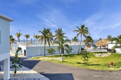 Ocean Front Breeze in Paradise
