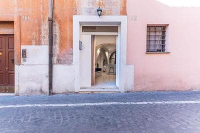 DomusLatina Monti - Luxury stay in the heart of Rome