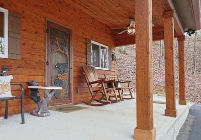 Couples Retreat Cabin w HotTub & EV Charger Bryson