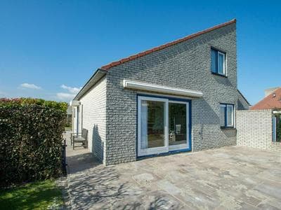 Charming villa near sandy beach
