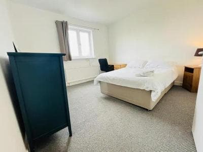 Spacious 3 Bed Flat in Greenwich