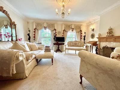 Beautiful room in gated community