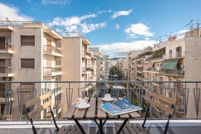 Pame Rentals - Urban Escape Downtown with Free Parking