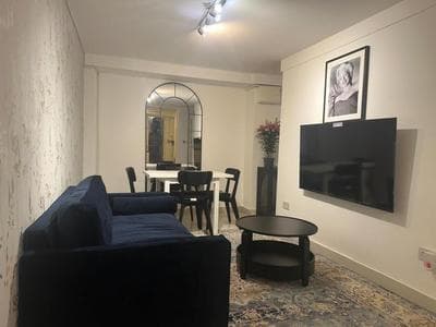 stylish Garden-level flat in Chiswick