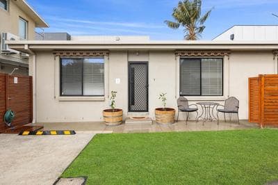Cosy Esplanade Unit 8 Steps to Beach & Cafes