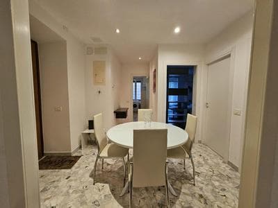 Isabella Bright Apartment - by Be Your Home