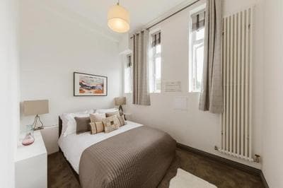 Nice 3 bed warehouse apartment in Chiswick