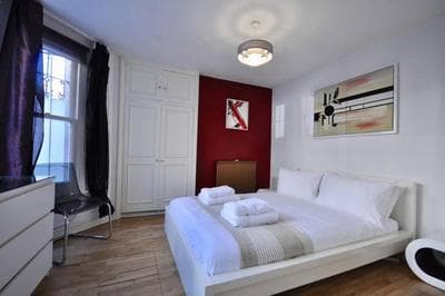 2 Bed Portobello Rd - moments from Tube!