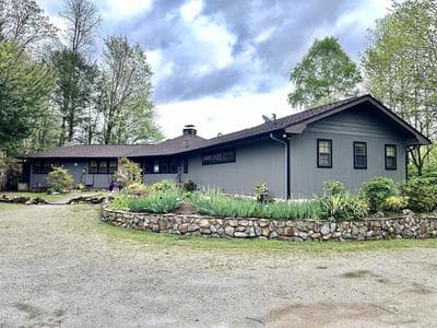Smokey Vista Lodge