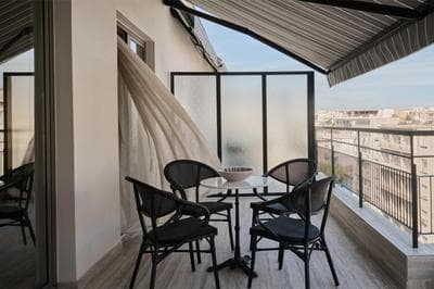 Finders Top Floor Apartments