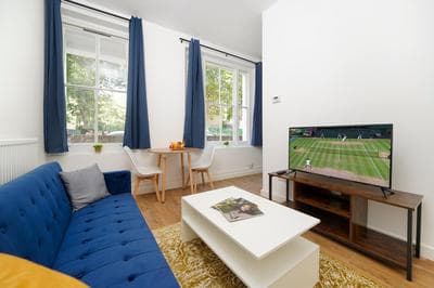 Quaint Flat By Hampstead Heath