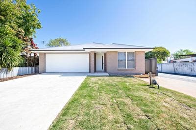 Modern Retreat - Near CBD, 4BR Comfort