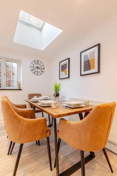 The Paddington Pines - 2 bed en-suite apartment