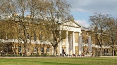 Refined 2 Bedroom flat few steps from The Oval