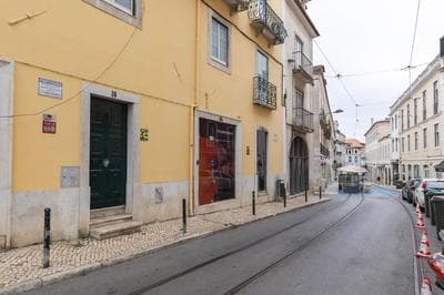 Chiado Center 1BDR Flat by LovelyStay