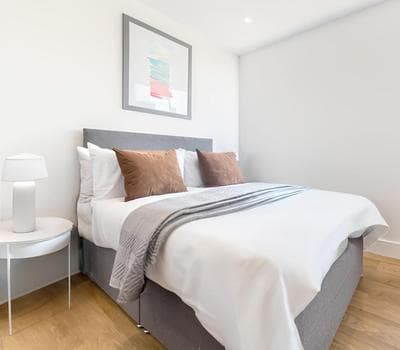 SOHO Superb 2BR Flat