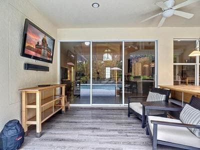 Classic Arcades Heated Pool Home by Beach & Dining