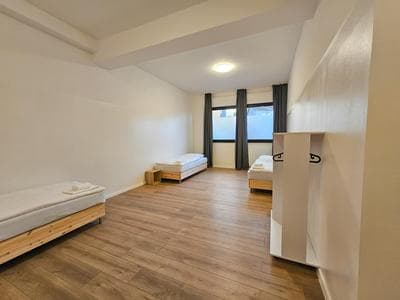 T&K Apartments - Solingen - 3-6 Zimmer Grand Apartments with private parking for all vehicles